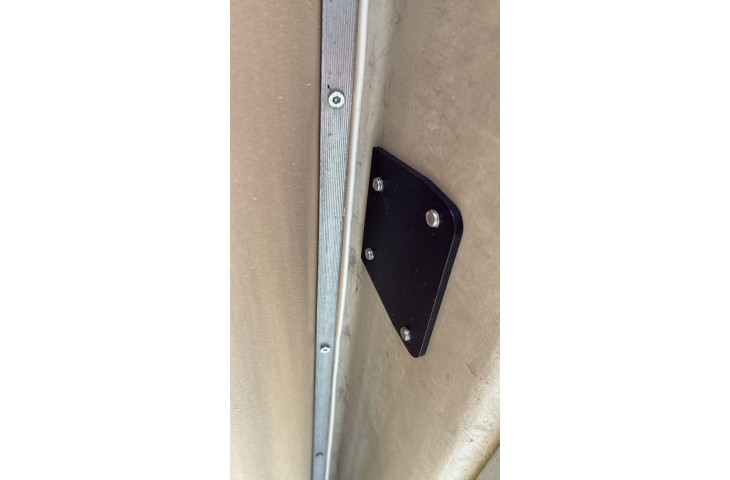 Barre de toit pour toit relevable